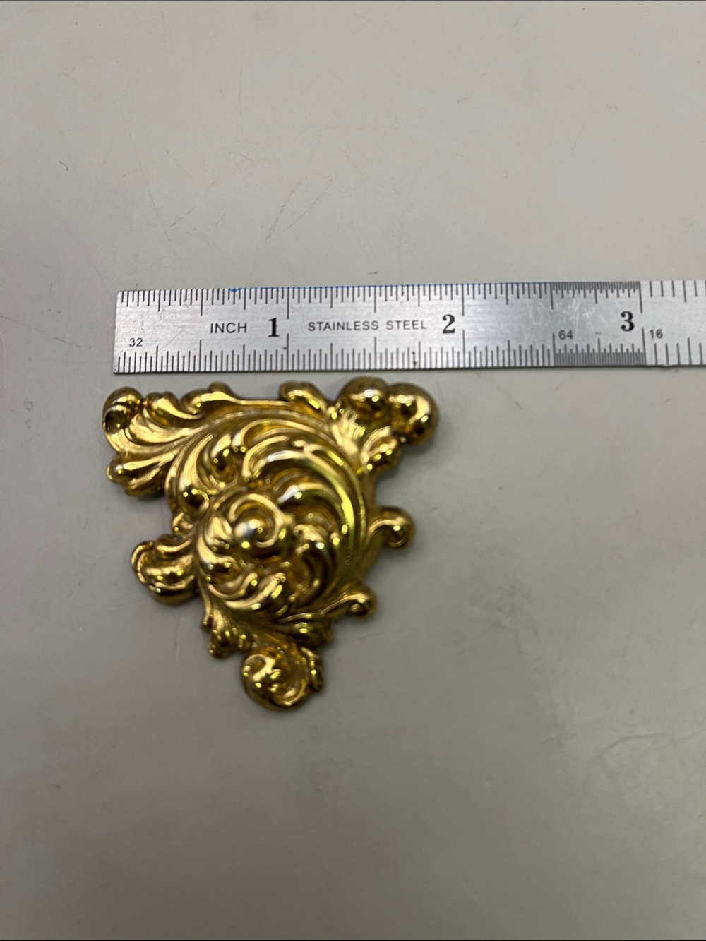 Gold Baroque Brooch with Organic Scrollwork - Picture 5 of 5
